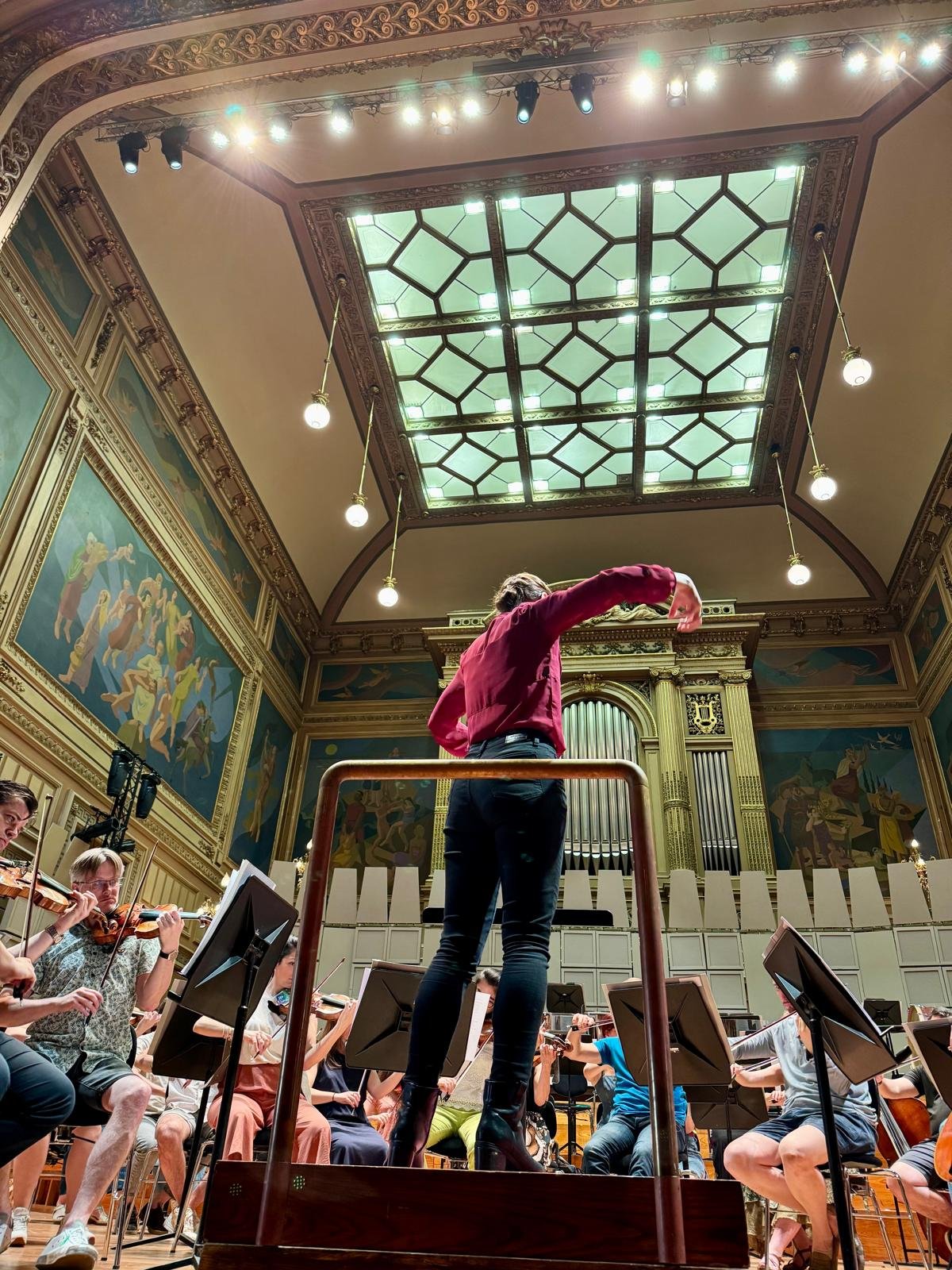 Bertille Monsellier – Cheffe d'orchestre & cheffe de chant