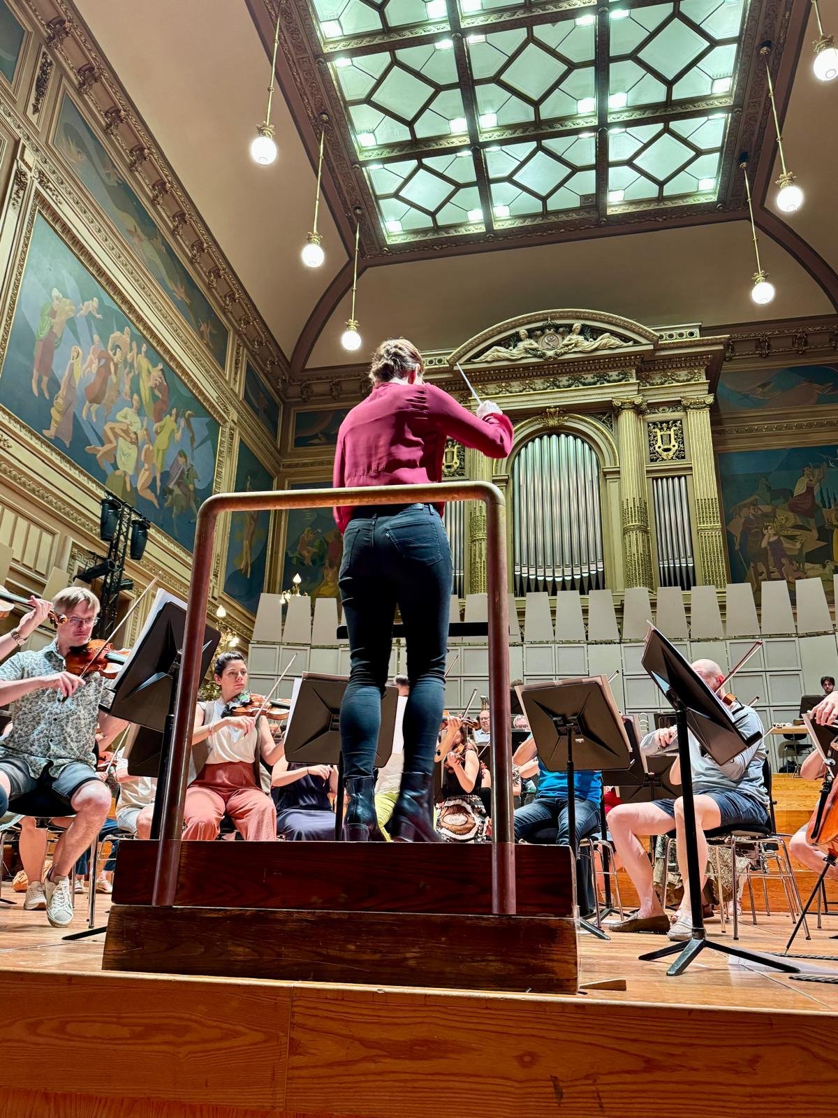 Bertille Monsellier – Cheffe d'orchestre & cheffe de chant